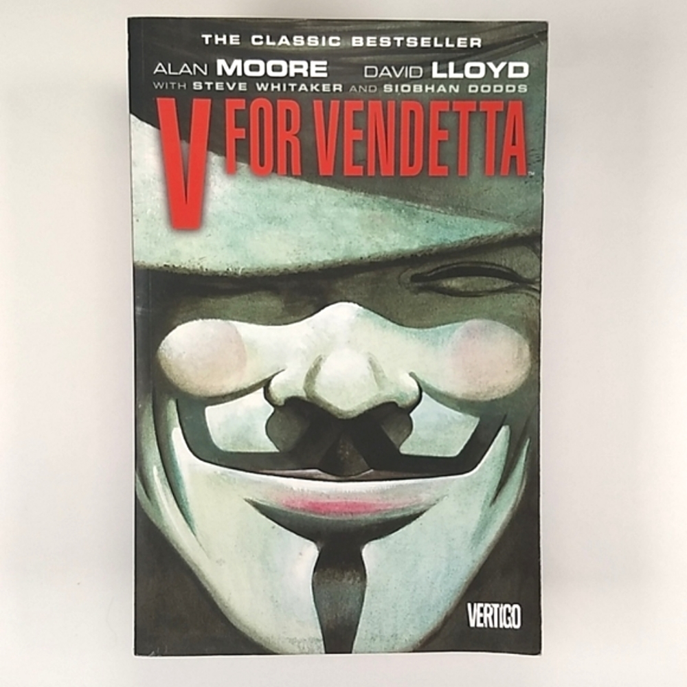 V For Vendetta Graphic Novel, DC Comics 2005